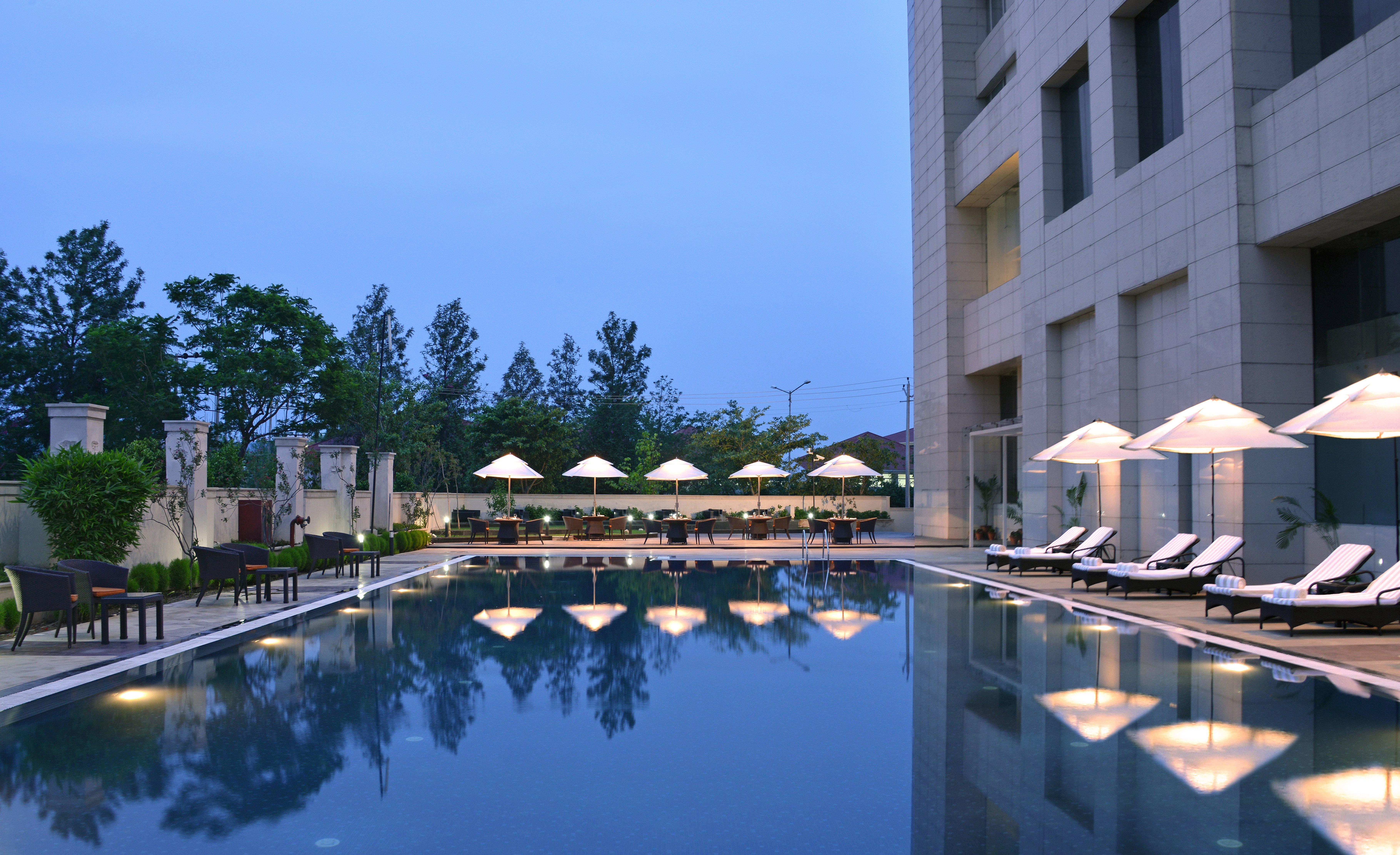 Holiday Inn Chandigarh Panchkula, An Ihg Hotel Kültér fotó The Park, Hyderabad