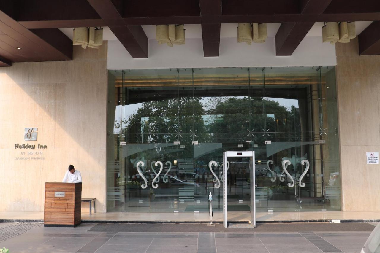 Holiday Inn Chandigarh Panchkula, An Ihg Hotel Kültér fotó The S Chandrasekhar Auditorium at the Indian Institute of Science