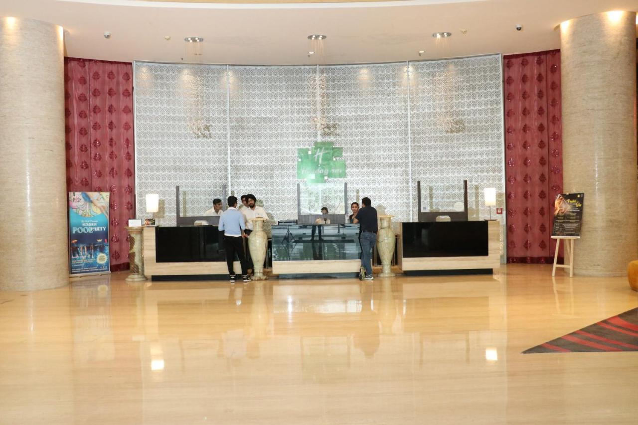 Holiday Inn Chandigarh Panchkula, An Ihg Hotel Kültér fotó Holiday Inn, Hyderabad