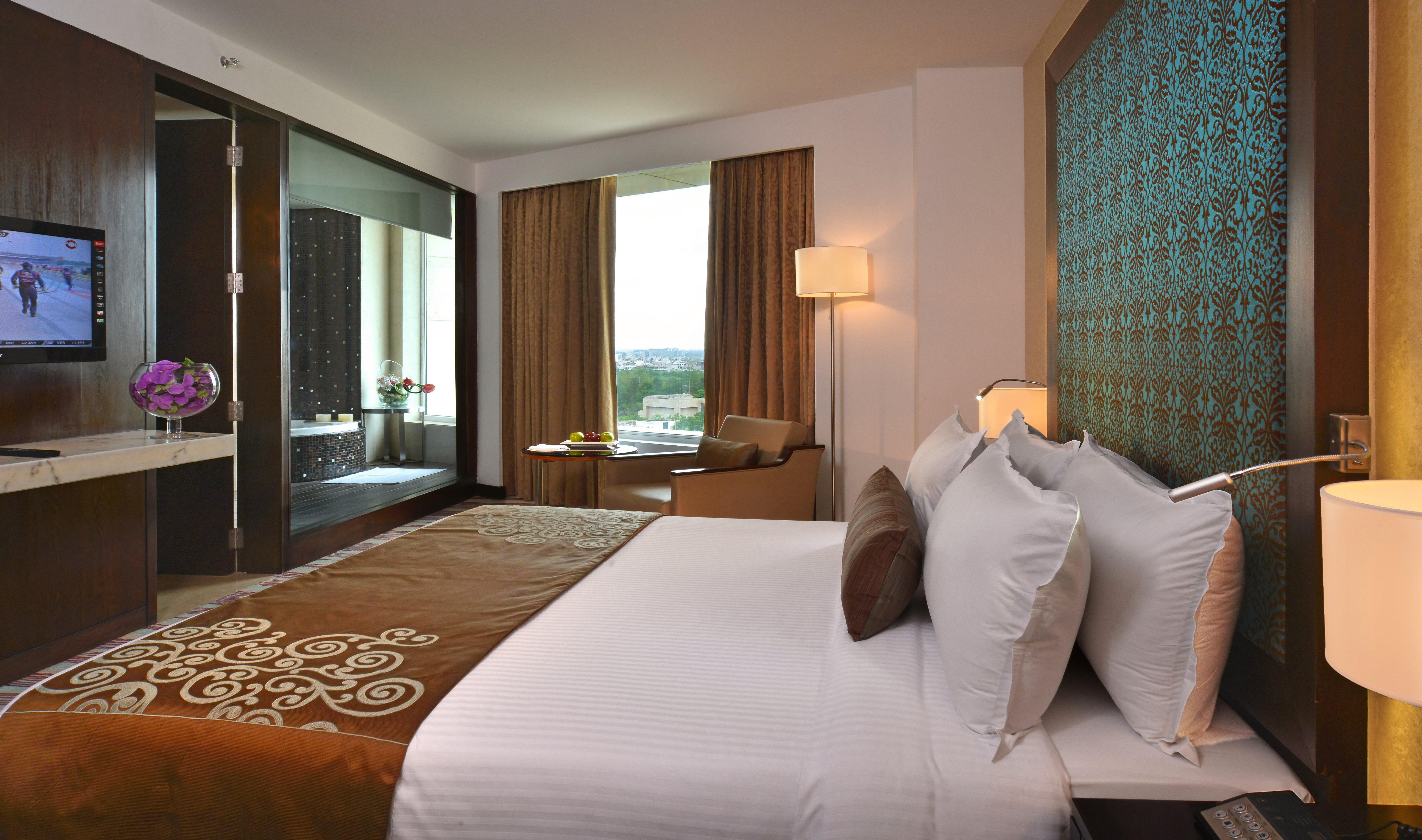 Holiday Inn Chandigarh Panchkula, An Ihg Hotel Kültér fotó A room at the Taj Bengal