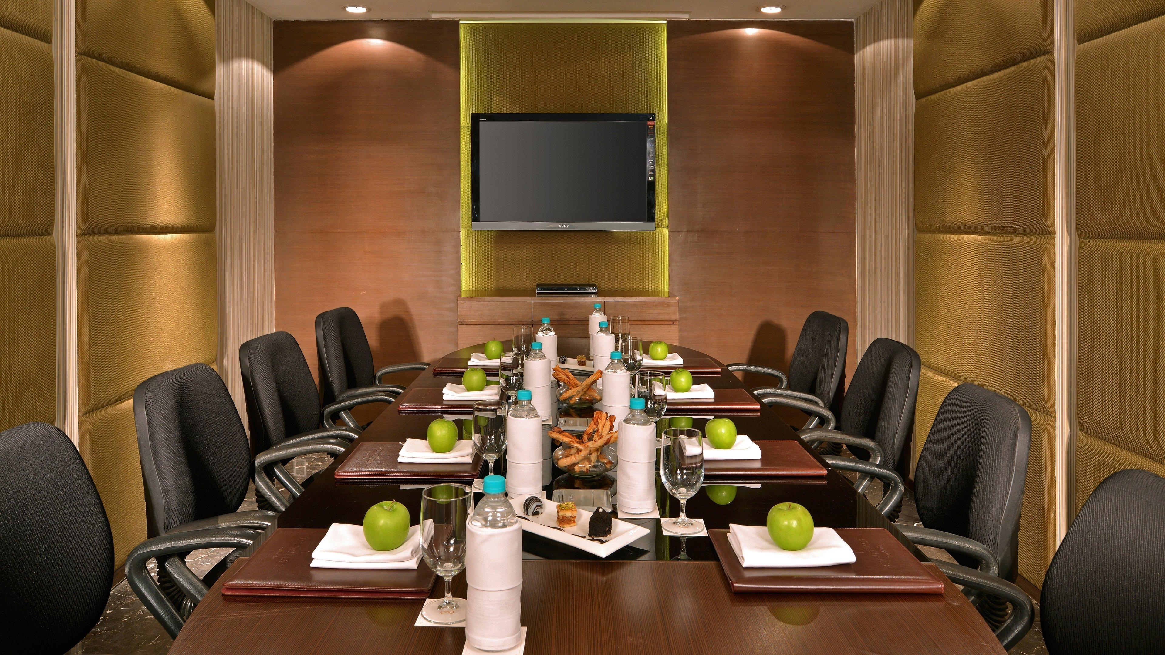 Holiday Inn Chandigarh Panchkula, An Ihg Hotel Kültér fotó A meeting room at the hotel